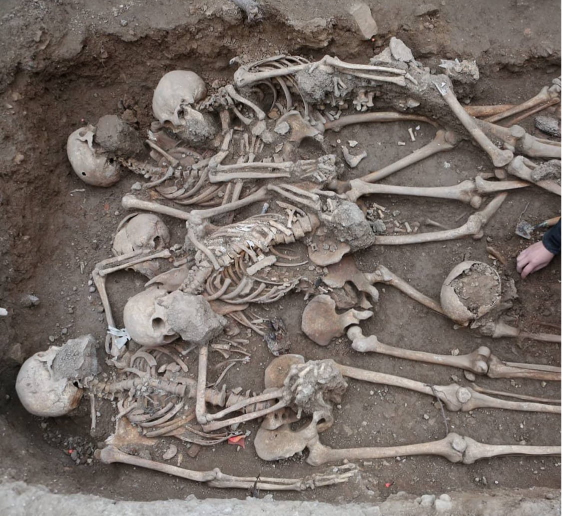 Espanya és un dels estats del món amb més persones desaparegudes, la majoria per la repressió exercida per la dictadura franquista. Quina és la xifra aproximada?